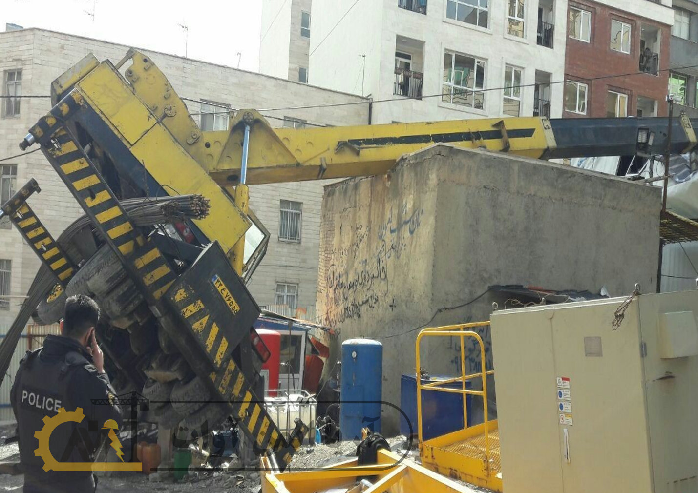 واژگونی جرثقیل 50 تنی در مشهد